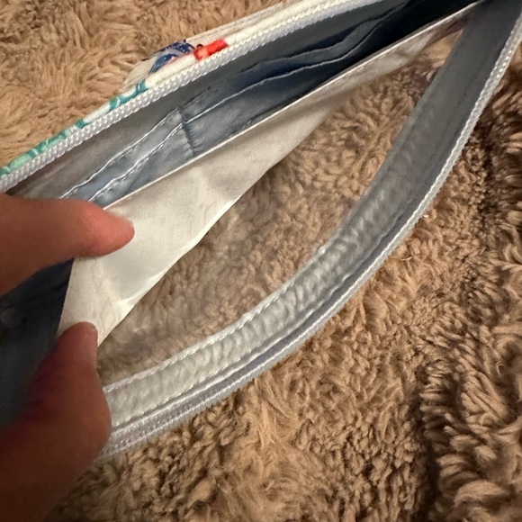 Vera Bradley RFID Tech Wristlet Clear Touchscreen Back - Picture 3 of 4